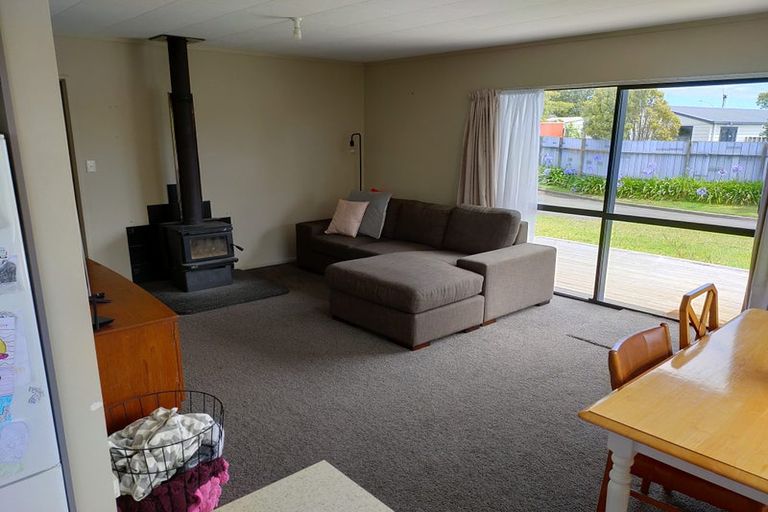 Photo of property in 1a Silvan Place, Bell Block, New Plymouth, 4312