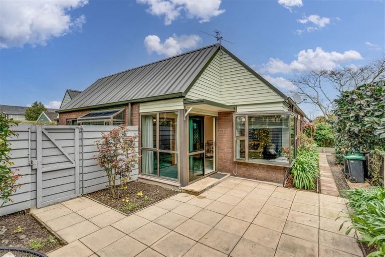 Photo of property in 1/251 Memorial Avenue, Burnside, Christchurch, 8053