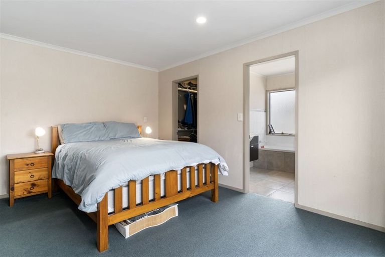 Photo of property in 33 Golden Sands Drive, Papamoa Beach, Papamoa, 3118