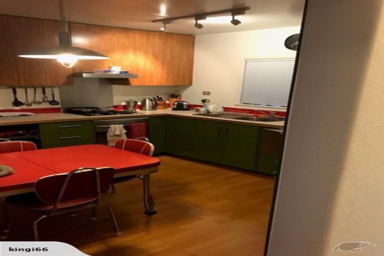 Photo of property in Kingsgate Flats, 10 Austin Street, Mount Victoria, Wellington, 6011