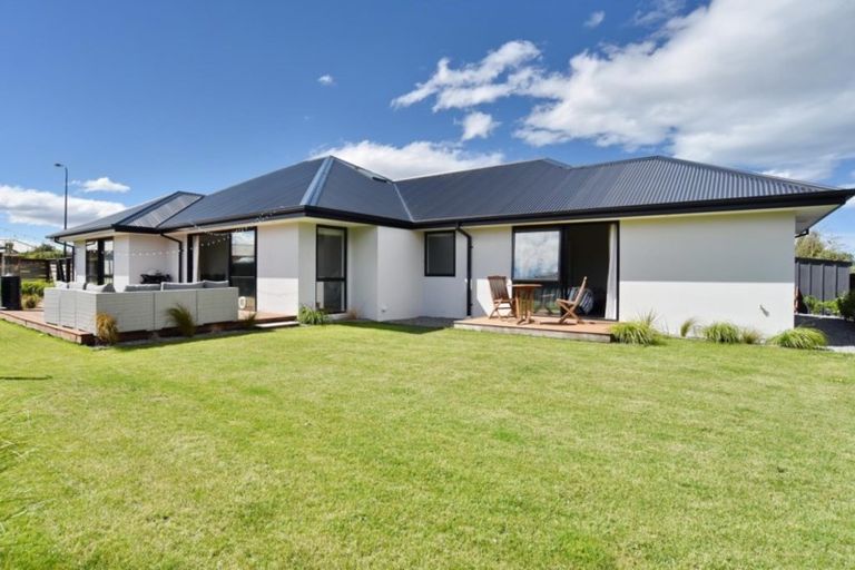 Photo of property in 4 Wairepo Close, Rangiora, 7400