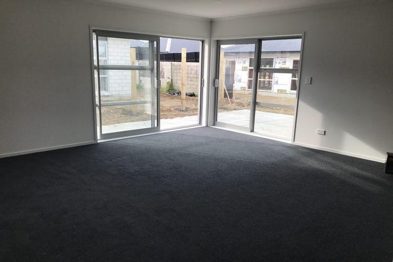 Photo of property in 2/30 Heath Street, Saint Andrews, Hamilton, 3200