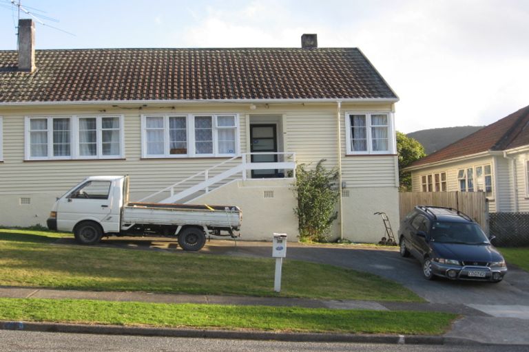 Photo of property in 28 Wilkie Crescent, Naenae, Lower Hutt, 5011