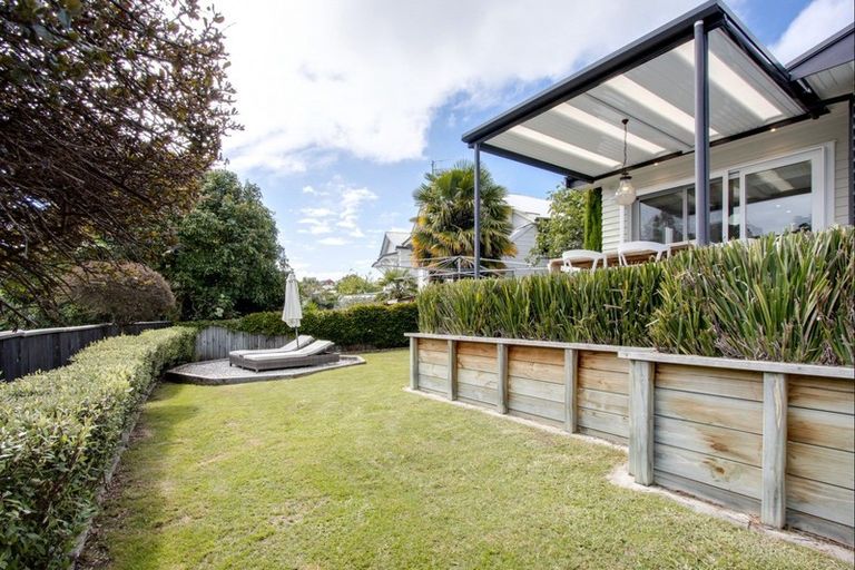 Photo of property in 7 Clyde Road, Bluff Hill, Napier, 4110