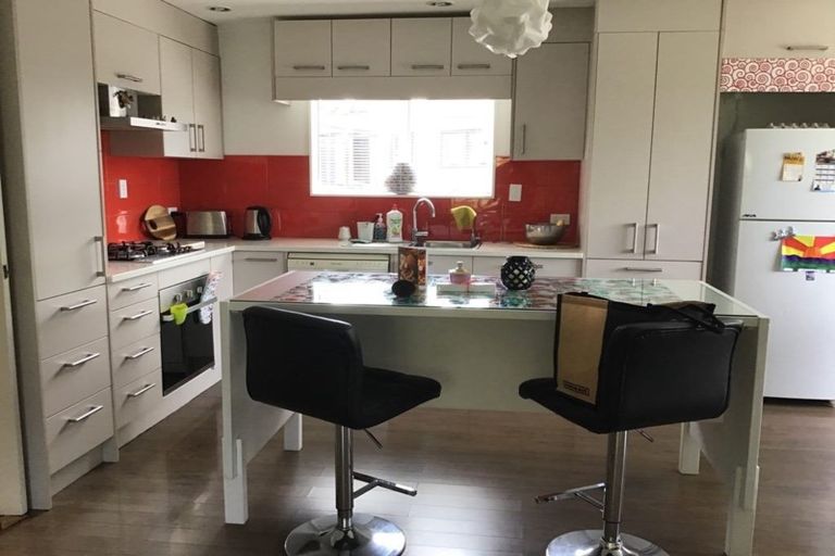 Photo of property in 55 Hobsonville Road, West Harbour, Auckland, 0618