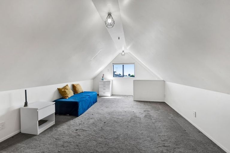 Photo of property in 76a Paynters Avenue, Strandon, New Plymouth, 4312