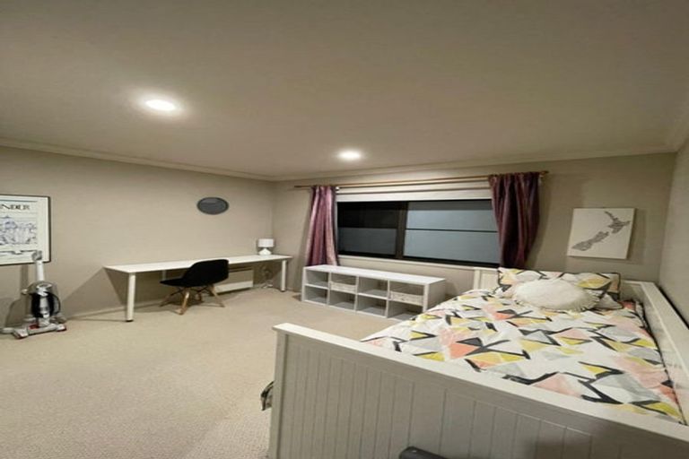 Photo of property in 13 Living Stream Road, Albany Heights, Auckland, 0632