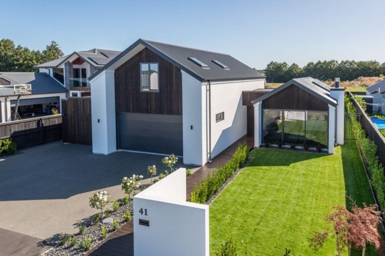Photo of property in 41 Waterstock Way, Parklands, Christchurch, 8083