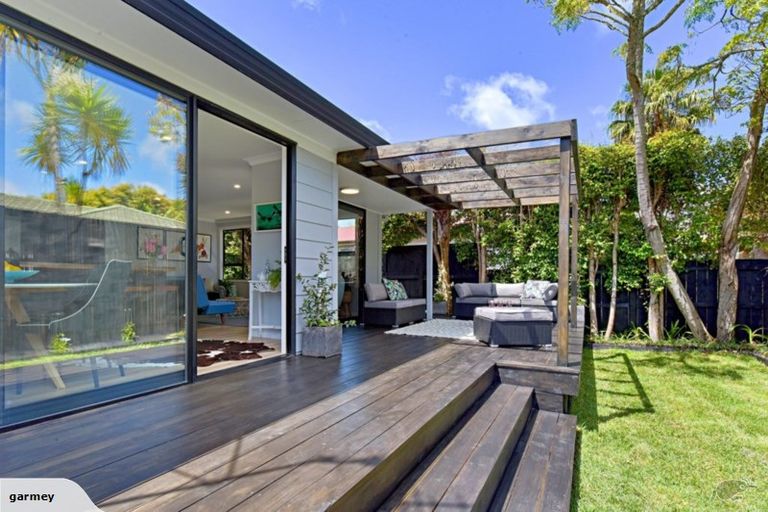 Photo of property in 174 Solar Road, Glen Eden, Auckland, 0602
