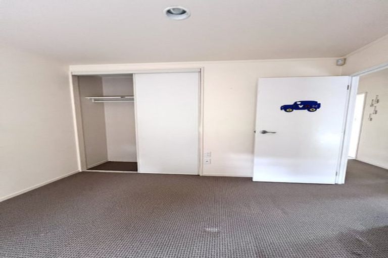 Photo of property in 33 Davington Way, Burswood, Auckland, 2013