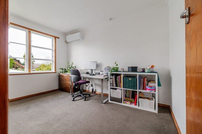 Photo of property in 27 Sheffield Street, Awapuni, Palmerston North, 4412