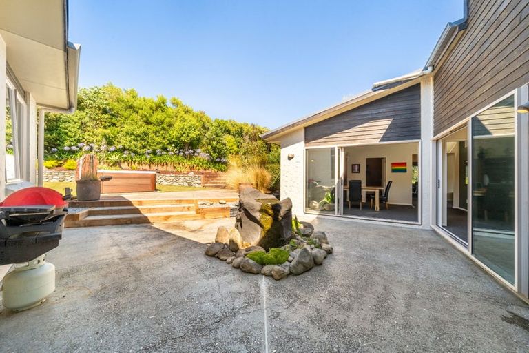 Photo of property in 41 Mount Marua Way, Timberlea, Upper Hutt, 5018