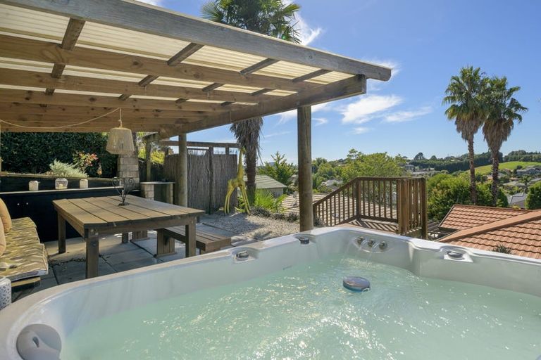 Photo of property in 43 Highgrove Place, Bethlehem, Tauranga, 3110