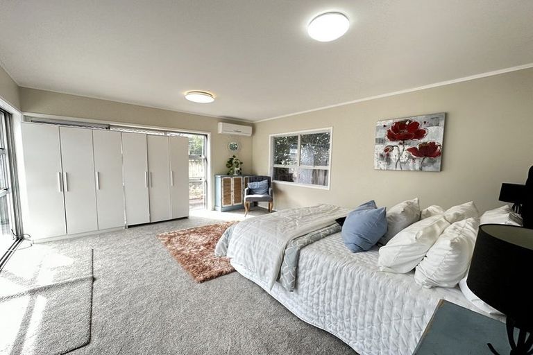 Photo of property in 209 Forrest Hill Road, Forrest Hill, Auckland, 0620