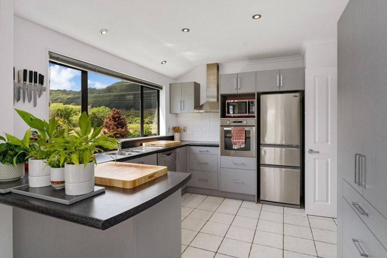 Photo of property in 7 Lambert Way, Paraparaumu, 5032