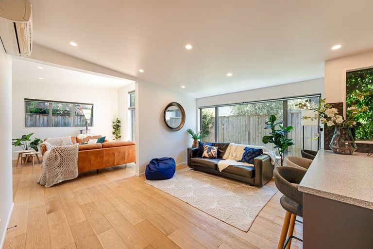 Photo of property in 8a Maple Court, Arthurs Point, Queenstown, 9371