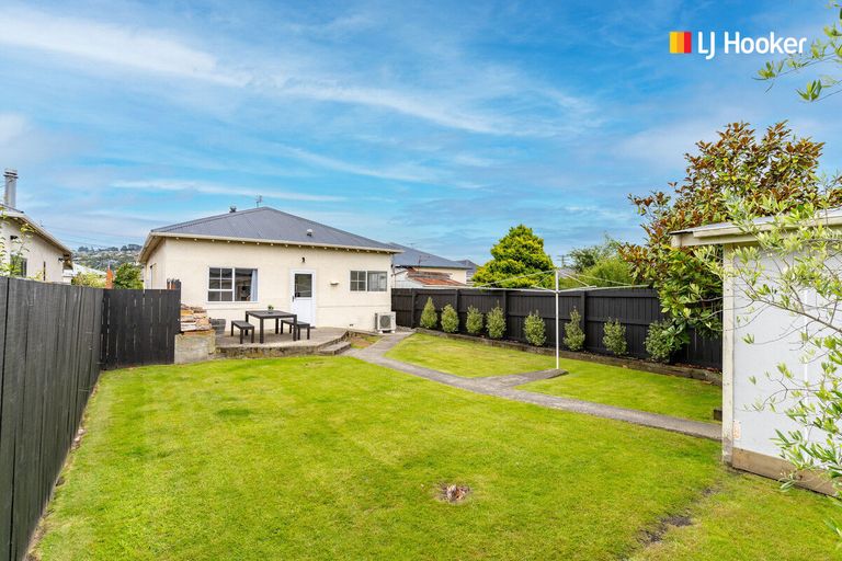 Photo of property in 10 Hargest Crescent, Saint Kilda, Dunedin, 9012