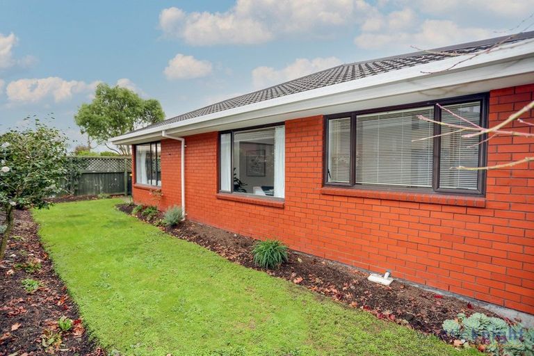 Photo of property in 2/44 Division Street, Riccarton, Christchurch, 8041