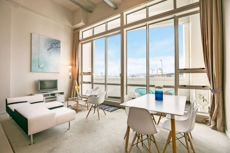 Photo of property in Stadium Garden Flats, 113/107 Thorndon Quay, Pipitea, Wellington, 6011