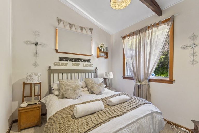 Photo of property in 16 Arthur Crescent, Waikawa, Picton, 7220