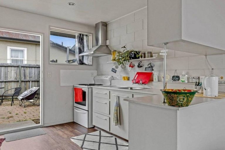 Photo of property in 520 Barbadoes Street, Edgeware, Christchurch, 8013