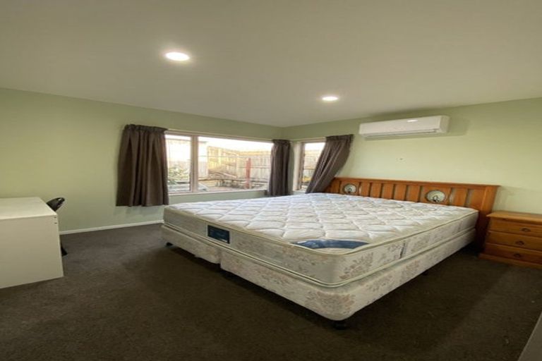 Photo of property in 13 Fearnley Grove, Albany, Auckland, 0632