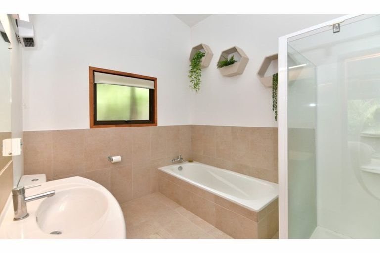 Photo of property in 121 Noakes Hill Road, Puhoi, Silverdale, 0994