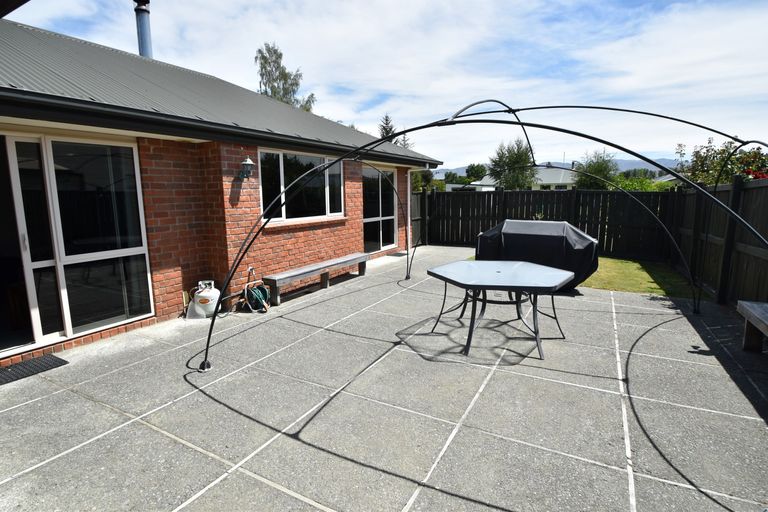 Photo of property in 19 Benmore Place, Omarama, 9412