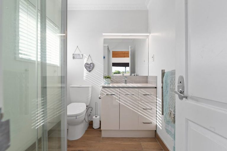 Photo of property in 2 Dallinger Street, St Andrews, Hamilton, 3200