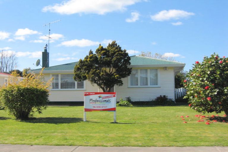 Photo of property in 12 Osler Street, Wairoa, 4108