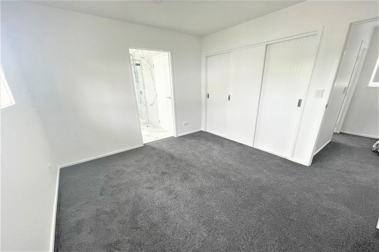 Photo of property in 14 Bonnard Place, West Harbour, Auckland, 0618