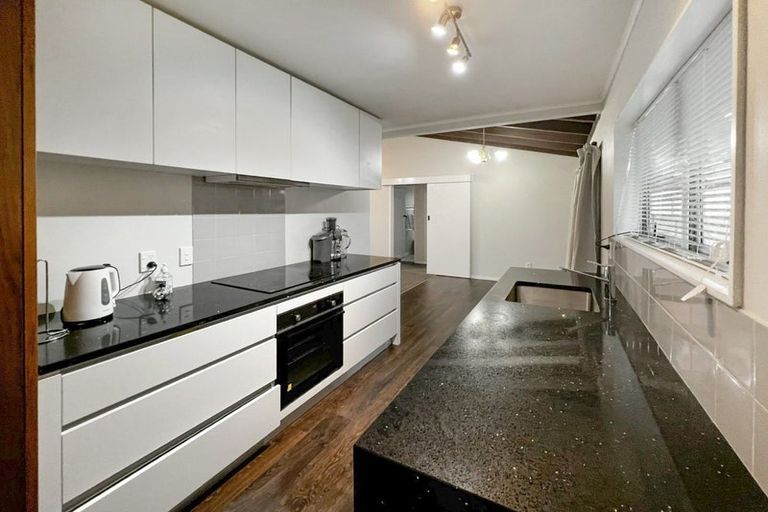 Photo of property in 86 Benmore Avenue, Cloverlea, Palmerston North, 4412