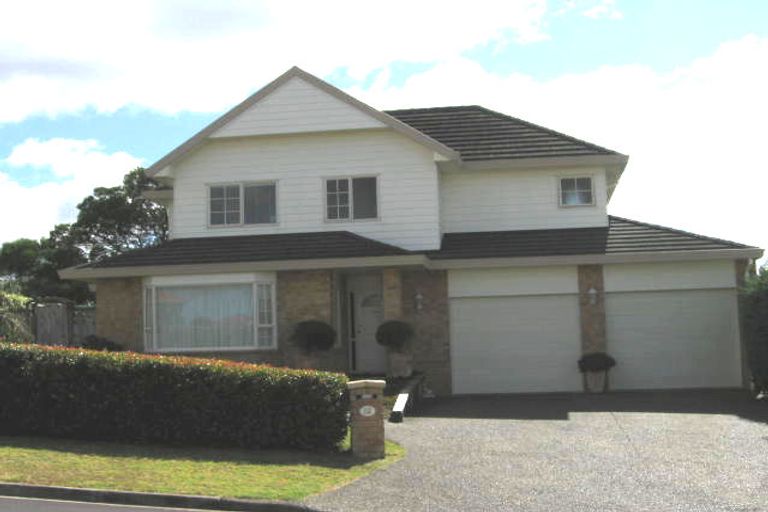 Photo of property in 12 Highgrove Lane, Totara Vale, Auckland, 0632