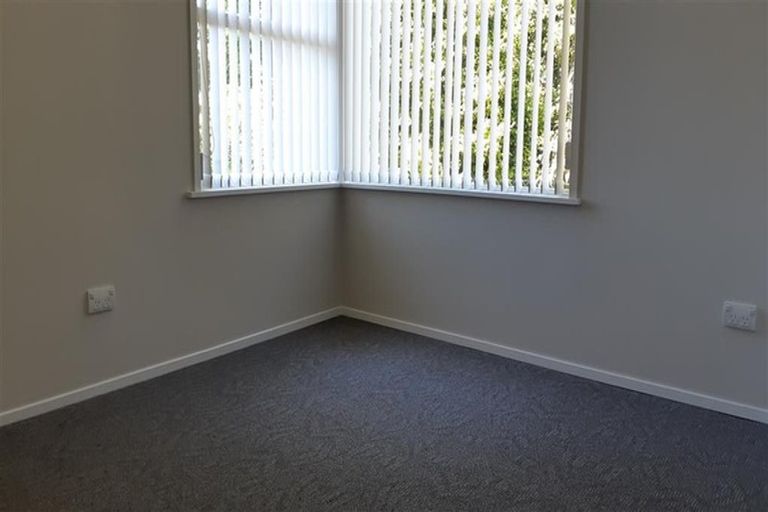 Photo of property in 1 Phillipa Place, Browns Bay, Auckland, 0630