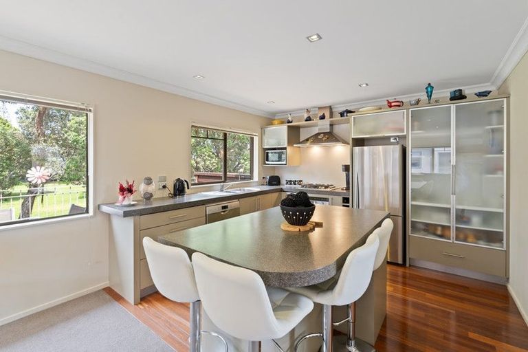 Photo of property in 165a Centreway Road, Orewa, 0931