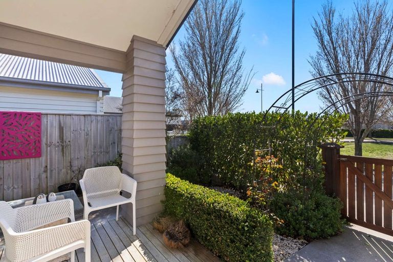 Photo of property in 17 Pounamu Place, Pegasus, 7612