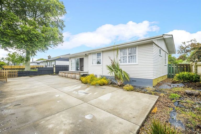 Photo of property in 12 Cargill Street, Papakura, 2110