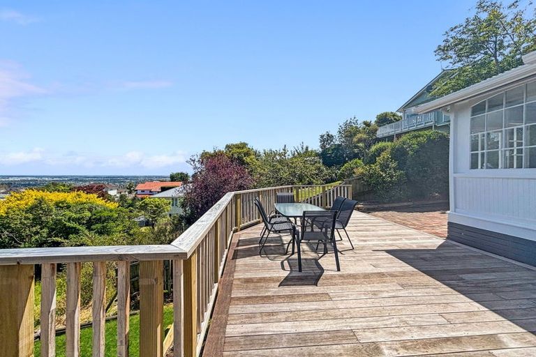 Photo of property in 108 Dyers Pass Road, Cashmere, Christchurch, 8022