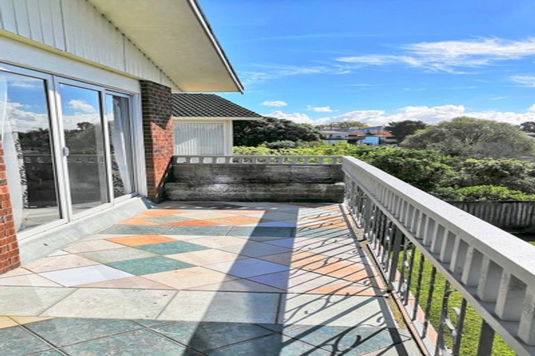 Photo of property in 143 Waimumu Road, Massey, Auckland, 0614