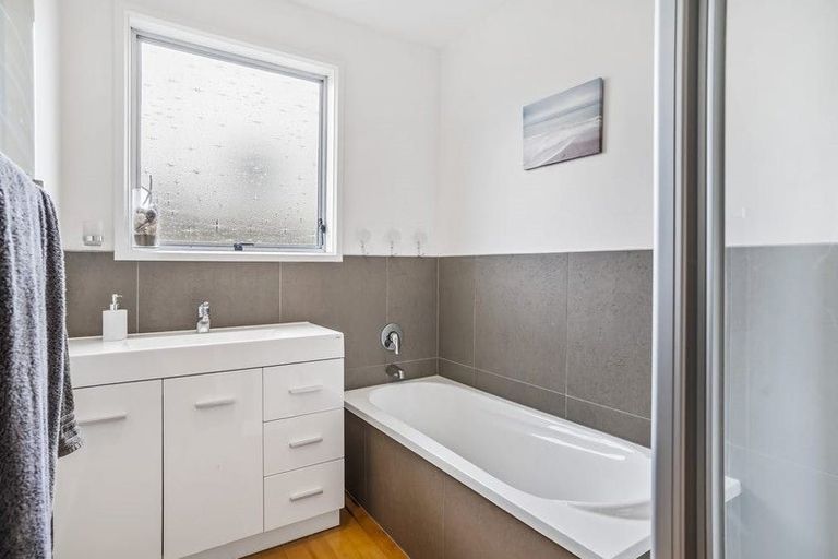 Photo of property in 83 Walworth Avenue, Pakuranga Heights, Auckland, 2010