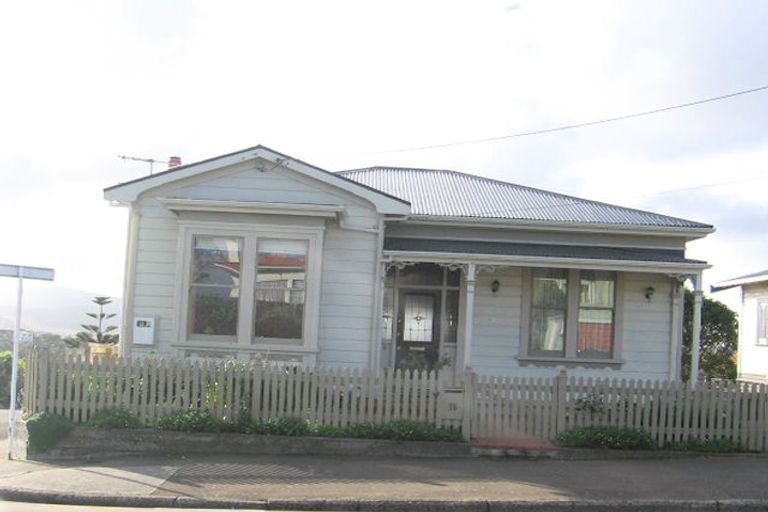 Photo of property in 25 Helston Road, Johnsonville, Wellington, 6037