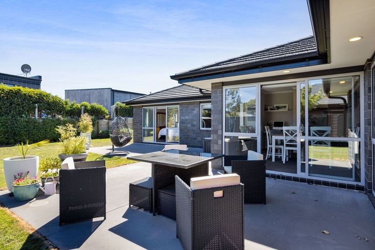 Photo of property in 13 Cooke Farm Grove, Waiwhakaiho, New Plymouth, 4312