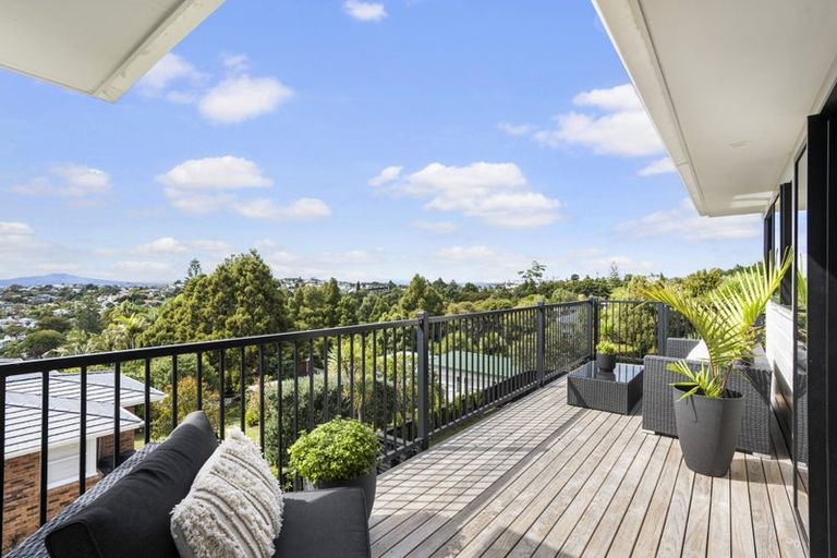 Photo of property in 15 Mcdowell Crescent, Hillcrest, Auckland, 0627