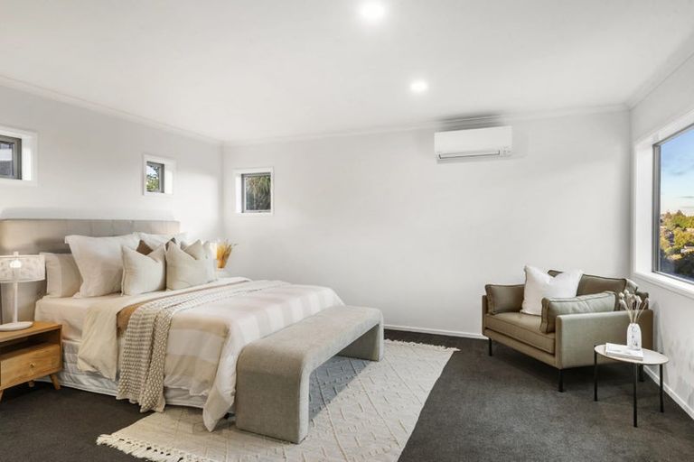 Photo of property in 18 Greenleaf Way, Northcross, Auckland, 0630