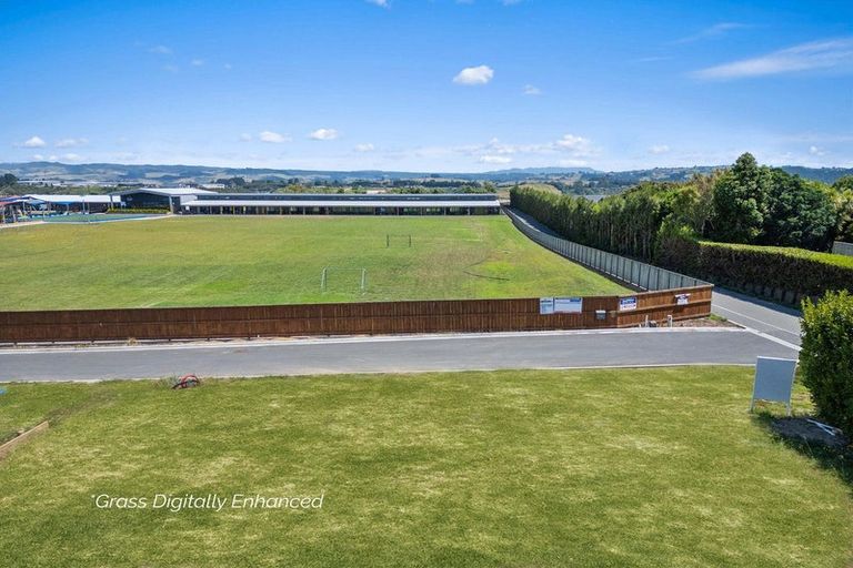 Photo of property in 30 Audax Lane, Pyes Pa, 3112