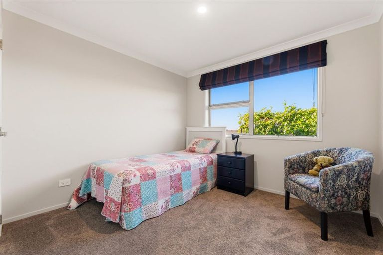 Photo of property in 16 Vantage Place, Omokoroa, 3114