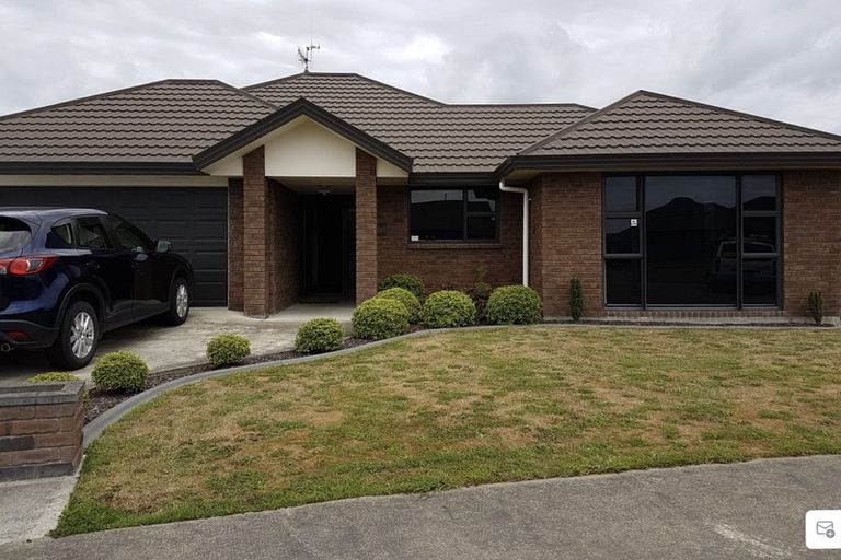 Photo of property in 3 Nevada Way, Kelvin Grove, Palmerston North, 4414