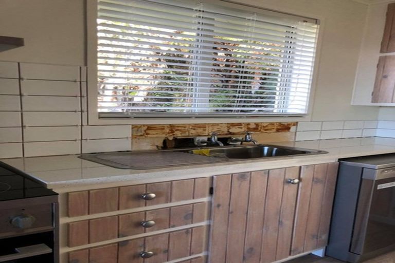 Photo of property in 2/87 Mallard Drive, Selwyn Heights, Rotorua, 3015