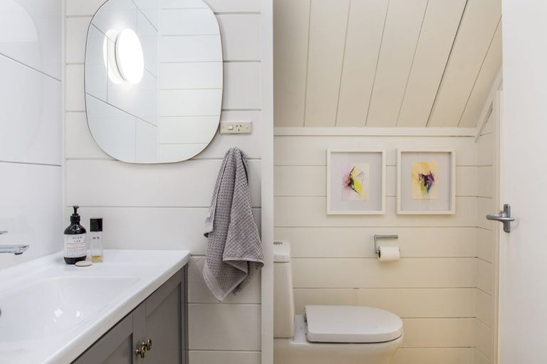 Photo of property in 47 Grand View Road, Leigh, 0985