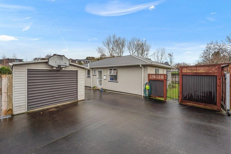 Photo of property in 10 Heaphy Street, Westown, New Plymouth, 4310